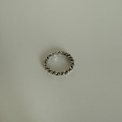 SECONDHAND - Silver swirl ring